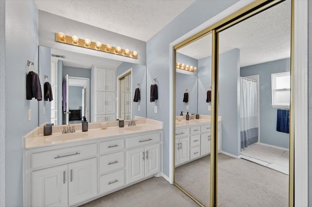 2506 Peargrove Circle, Arlington, TX 76006
