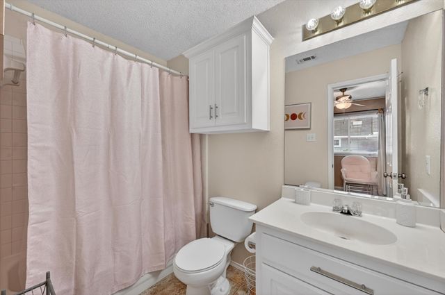 2506 Peargrove Circle, Arlington, TX 76006