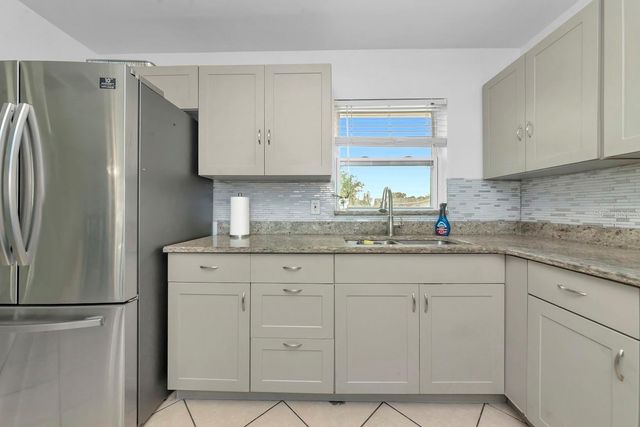 3281 DANTE DRIVE, Sarasota, FL 34235