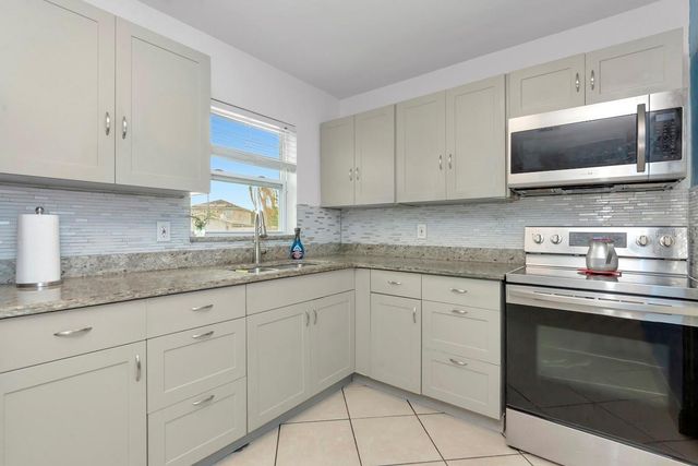 3281 DANTE DRIVE, Sarasota, FL 34235