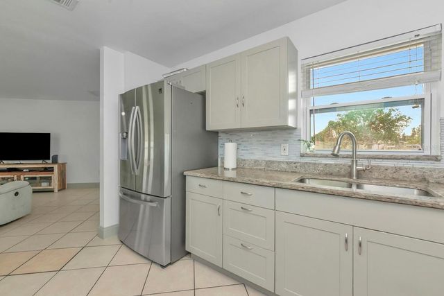 3281 DANTE DRIVE, Sarasota, FL 34235