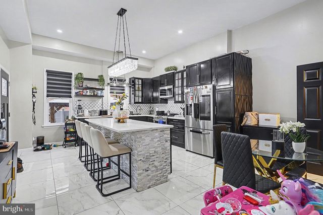 669 W PRINCESS ST, York, PA 17401