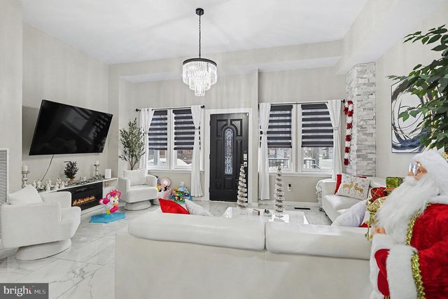 669 W PRINCESS ST, York, PA 17401