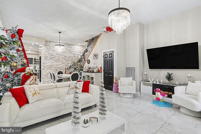 669 W PRINCESS ST, York, PA 17401