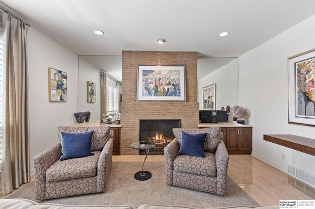 1424 N 187th Street, Omaha, NE 68022