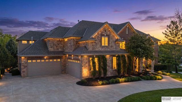 1424 N 187th Street, Omaha, NE 68022
