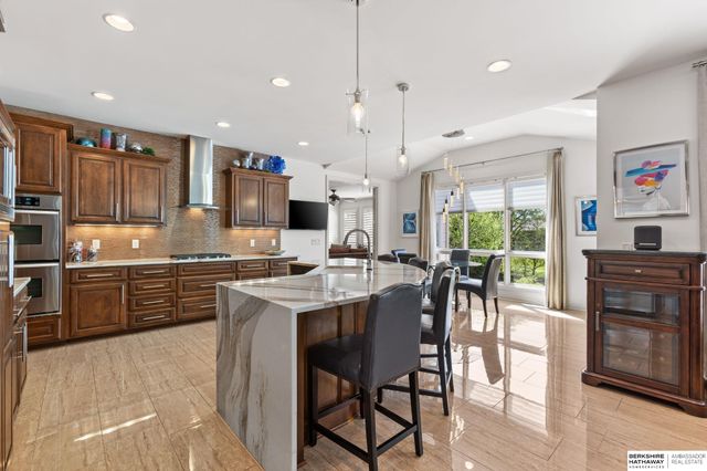 1424 N 187th Street, Omaha, NE 68022