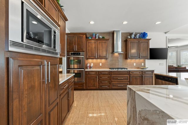 1424 N 187th Street, Omaha, NE 68022