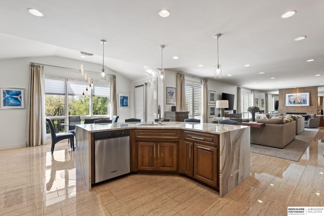 1424 N 187th Street, Omaha, NE 68022