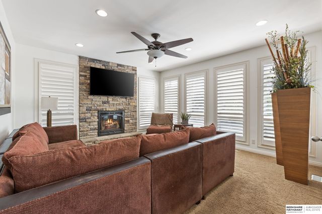1424 N 187th Street, Omaha, NE 68022