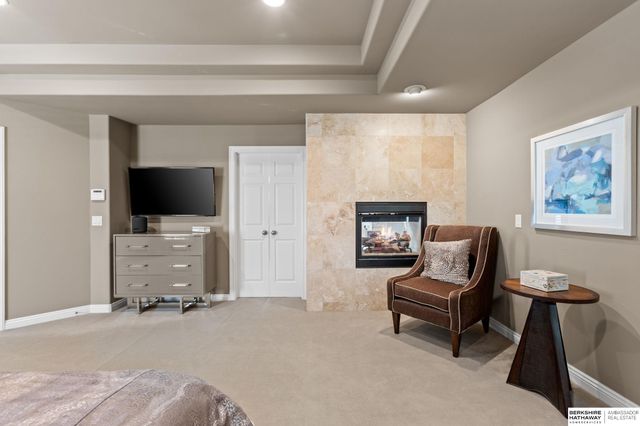 1424 N 187th Street, Omaha, NE 68022