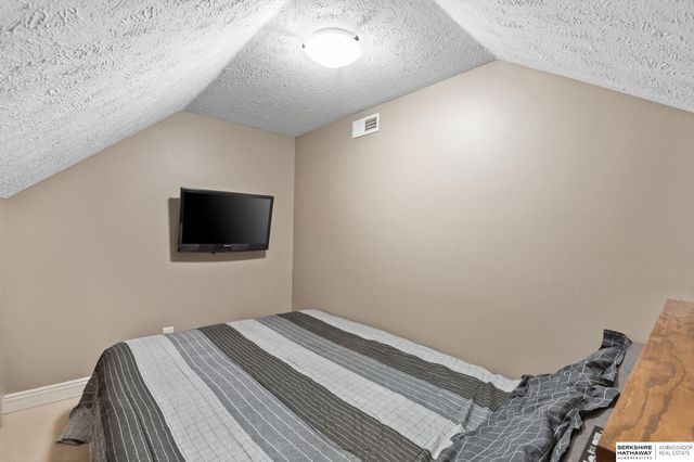 1424 N 187th Street, Omaha, NE 68022
