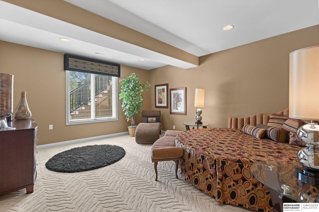 1424 N 187th Street, Omaha, NE 68022