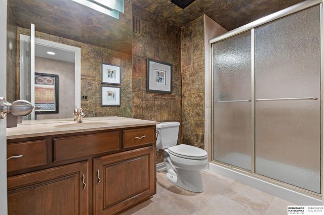 1424 N 187th Street, Omaha, NE 68022