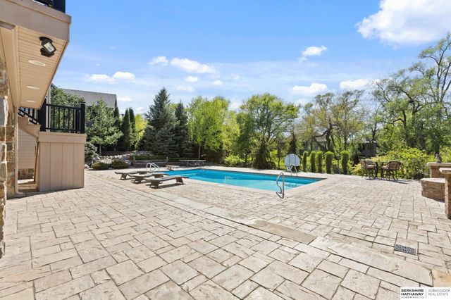1424 N 187th Street, Omaha, NE 68022