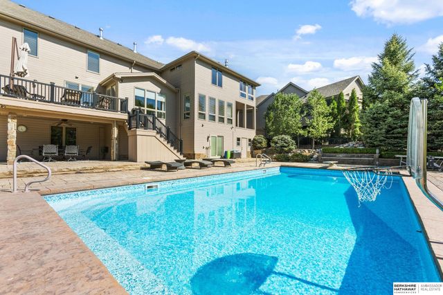 1424 N 187th Street, Omaha, NE 68022
