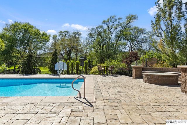 1424 N 187th Street, Omaha, NE 68022