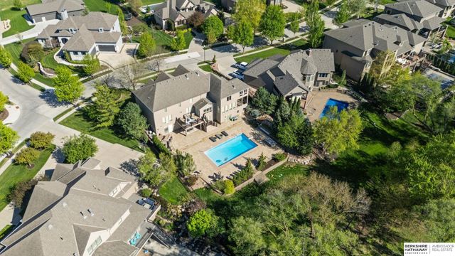 1424 N 187th Street, Omaha, NE 68022