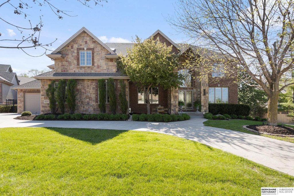 1424 N 187th Street, Omaha, NE 68022