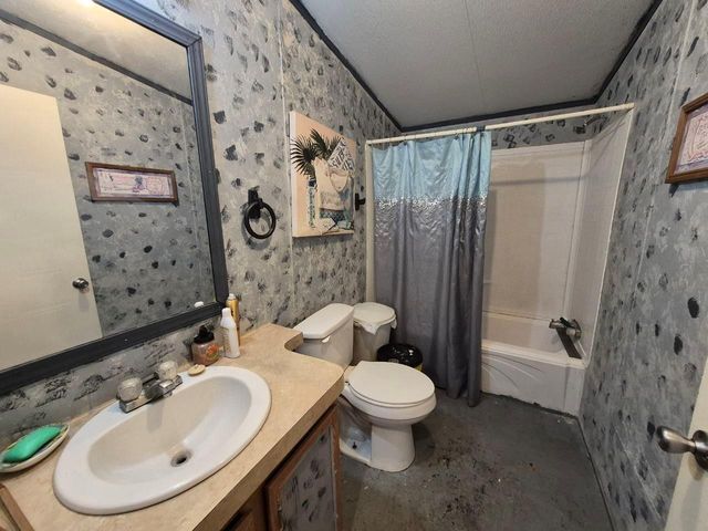 71 Martineque Lane, Point Blank, TX 77364