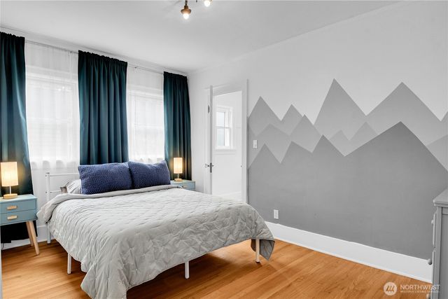 1916 11th Avenue W, Seattle, WA 98119
