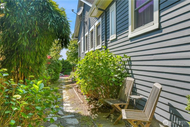 1916 11th Avenue W, Seattle, WA 98119