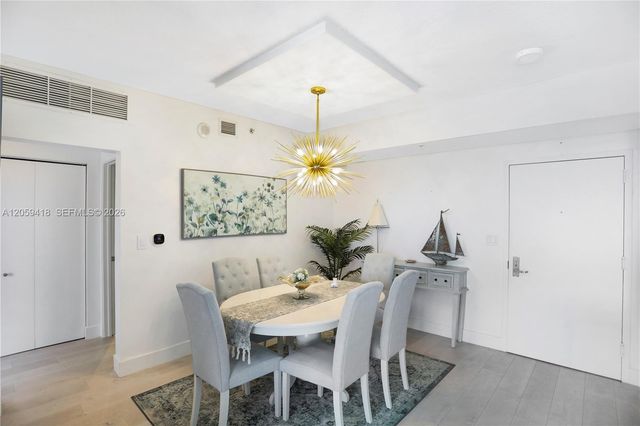 335 S Biscayne Blvd 3808, Miami, FL 33131