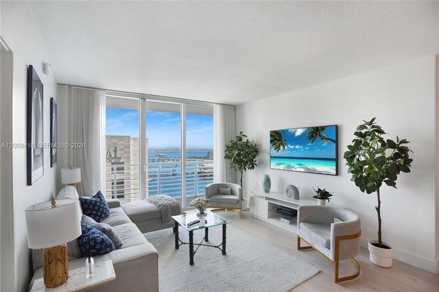 335 S Biscayne Blvd 3808, Miami, FL 33131