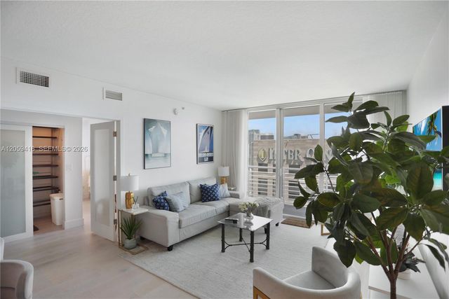 335 S Biscayne Blvd 3808, Miami, FL 33131