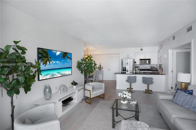 335 S Biscayne Blvd 3808, Miami, FL 33131