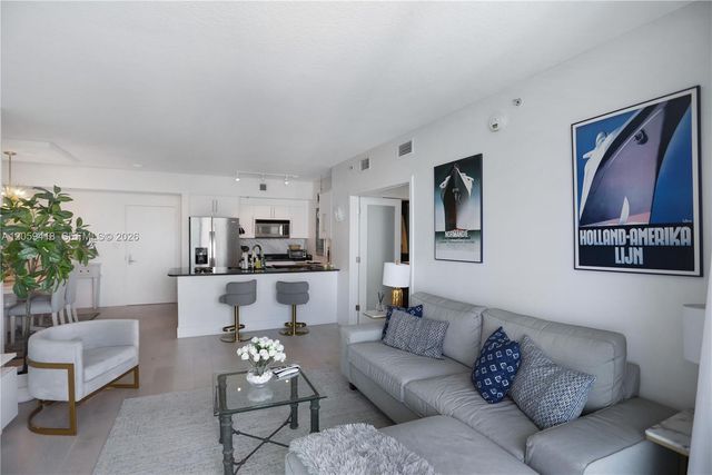 335 S Biscayne Blvd 3808, Miami, FL 33131