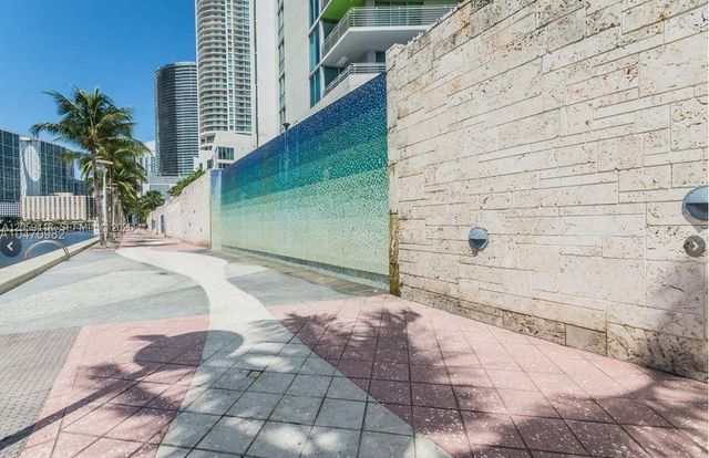 335 S Biscayne Blvd 3808, Miami, FL 33131