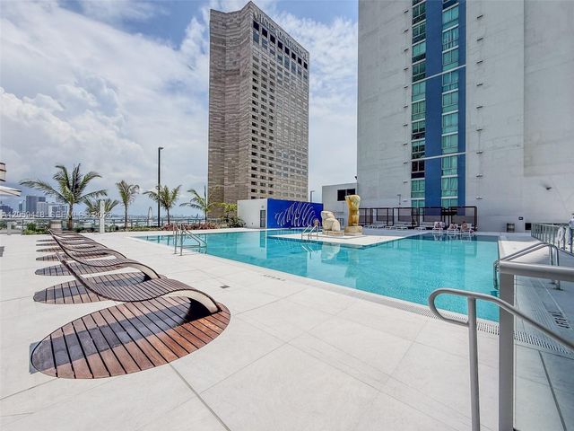 335 S Biscayne Blvd 3808, Miami, FL 33131