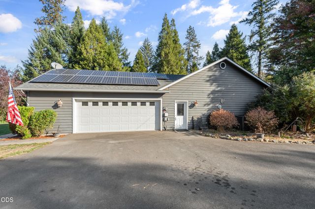 7616 Monument Drive, Grants Pass, OR 97526