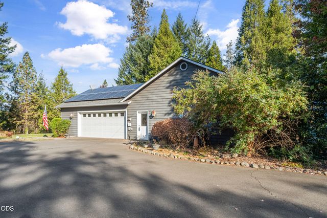 7616 Monument Drive, Grants Pass, OR 97526