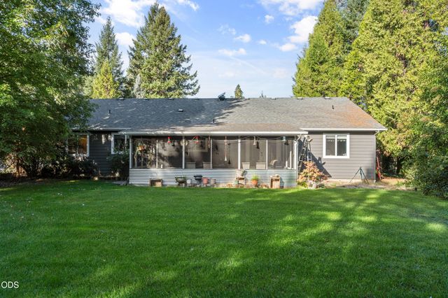 7616 Monument Drive, Grants Pass, OR 97526