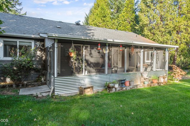 7616 Monument Drive, Grants Pass, OR 97526