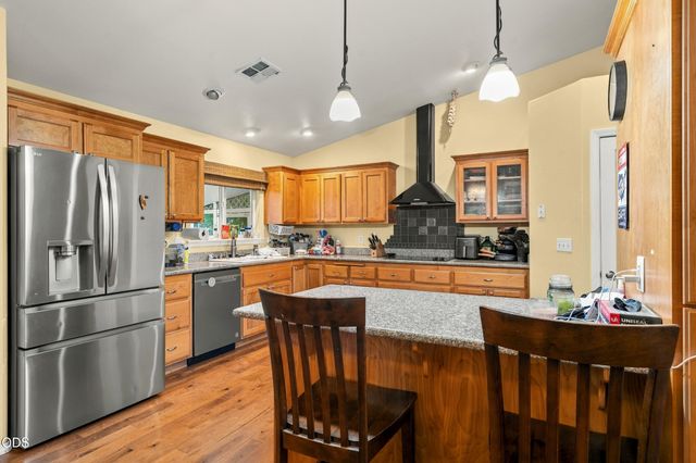 7616 Monument Drive, Grants Pass, OR 97526