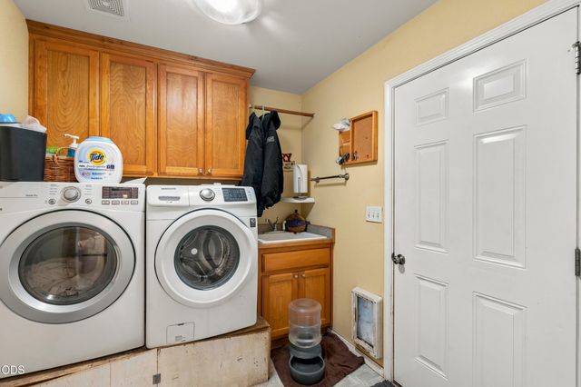 7616 Monument Drive, Grants Pass, OR 97526