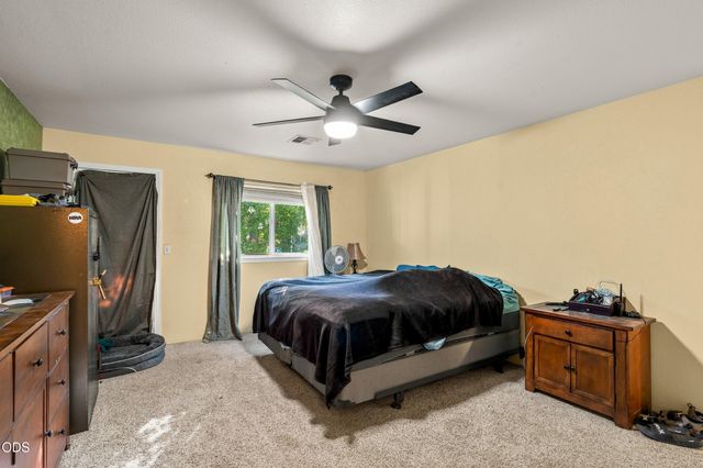 7616 Monument Drive, Grants Pass, OR 97526