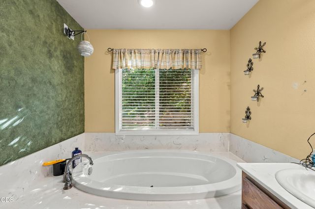 7616 Monument Drive, Grants Pass, OR 97526