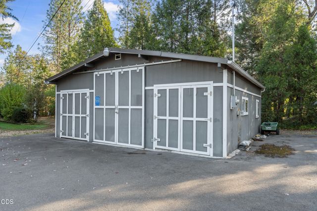 7616 Monument Drive, Grants Pass, OR 97526