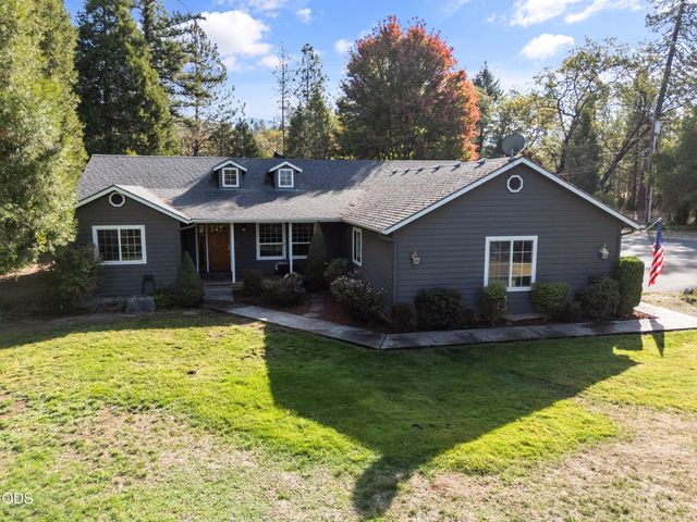7616 Monument Drive, Grants Pass, OR 97526