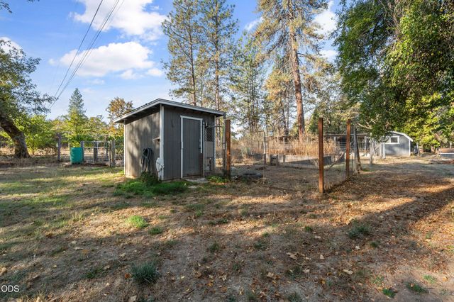 7616 Monument Drive, Grants Pass, OR 97526
