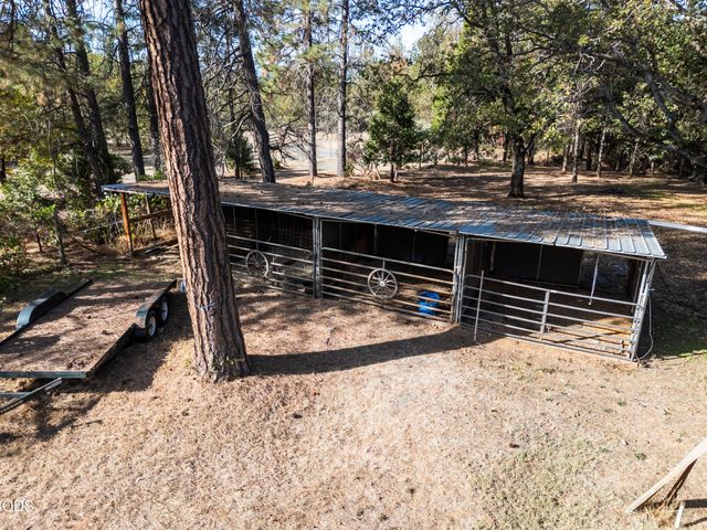7616 Monument Drive, Grants Pass, OR 97526