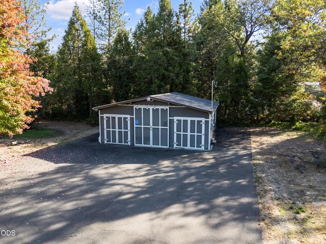 7616 Monument Drive, Grants Pass, OR 97526