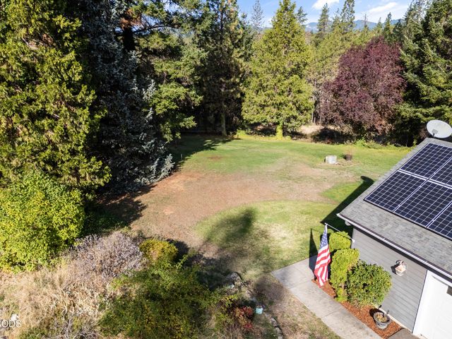 7616 Monument Drive, Grants Pass, OR 97526