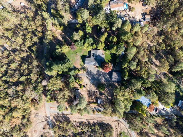 7616 Monument Drive, Grants Pass, OR 97526