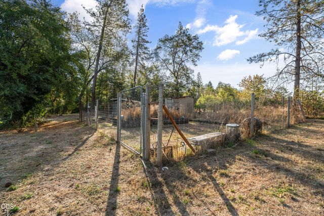 7616 Monument Drive, Grants Pass, OR 97526