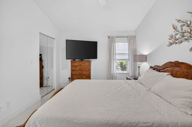 5501 Grande Palm Circle, Delray Beach, FL 33484